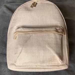 beis everyday backpack